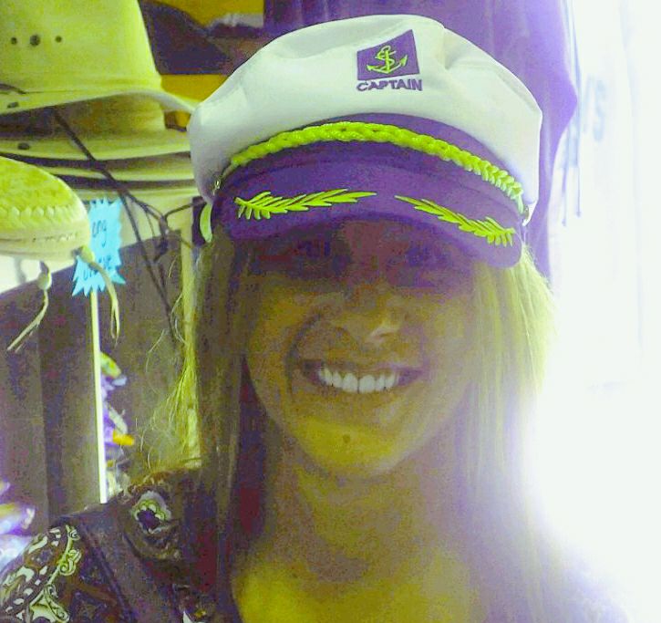 ZOEY CAPTAINS HAT